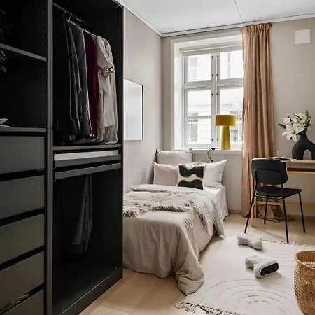 Flat With Shared Quiet Courtyard ברגן