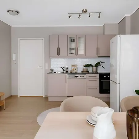 Flat With Shared Quiet Courtyard * ברגן