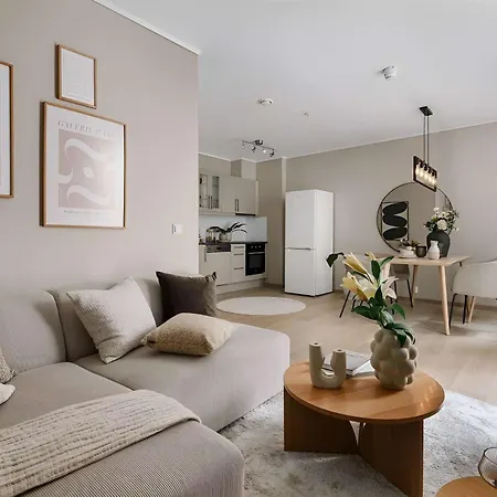 Flat With Shared Quiet Courtyard ברגן