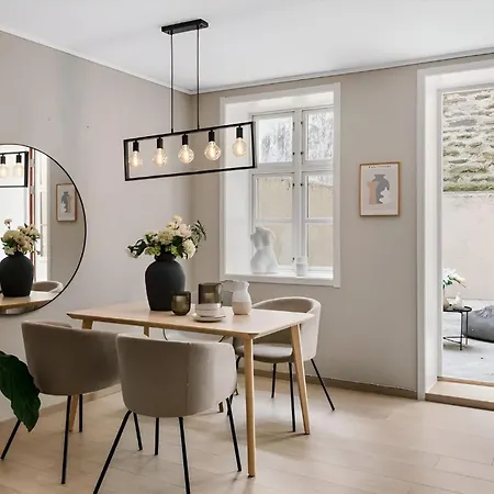 Flat With Shared Quiet Courtyard Lägenhet