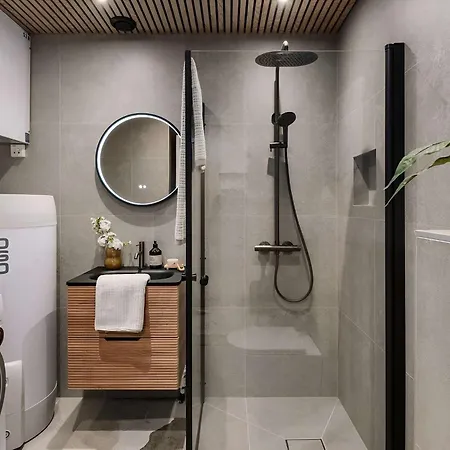 דירה Flat With Shared Quiet Courtyard